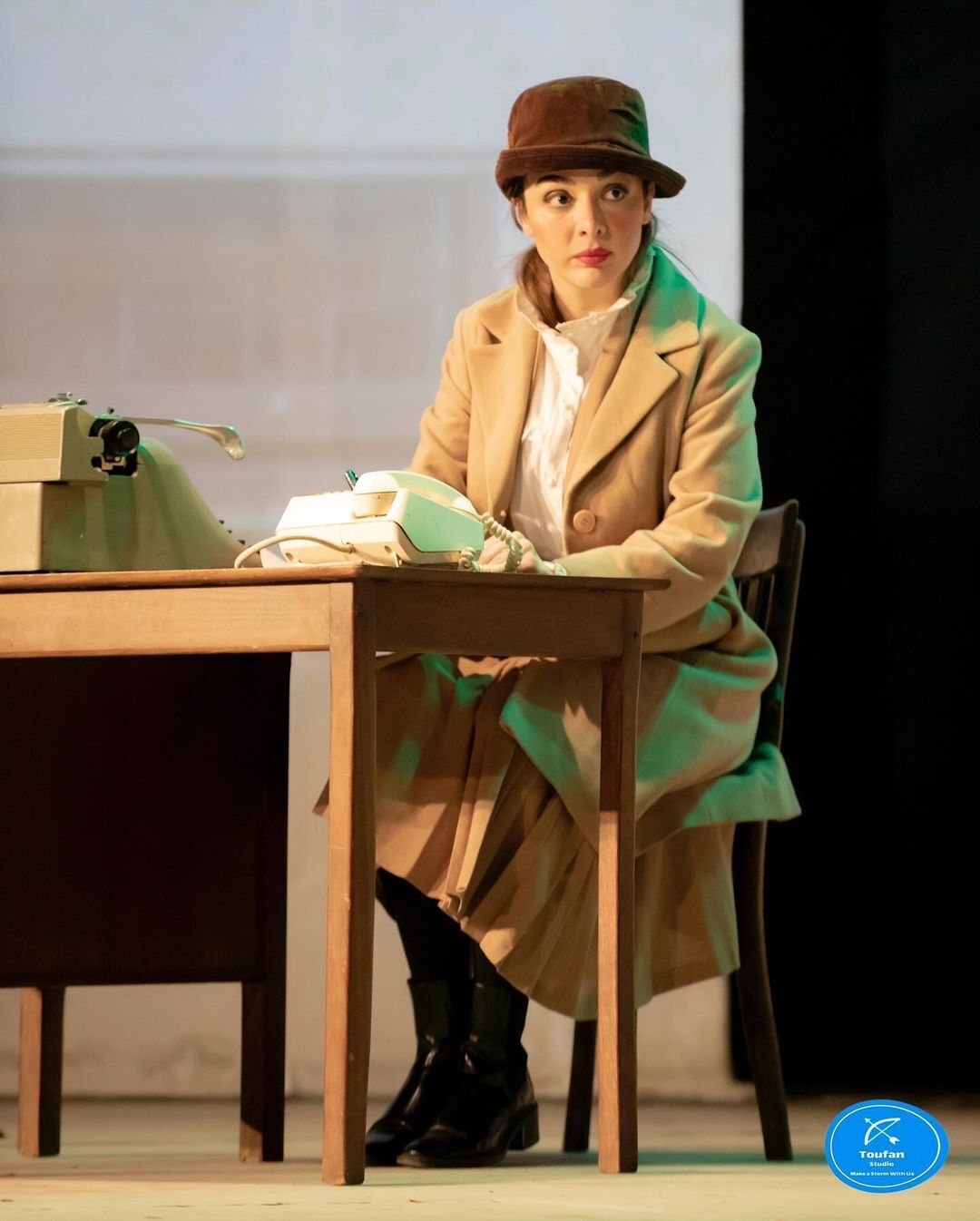 عکس/ هنرنمایی المیرا دهقانی در تئاتر «قصه ترانه‌های ماندگار»