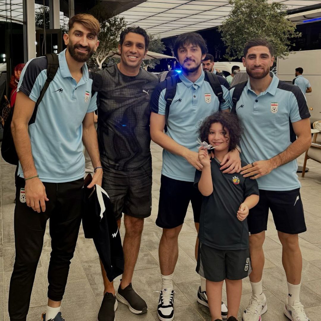 عکس/ حضور سپهر حیدری و فرزندش در اردوی تیم ملی ایران در امارات