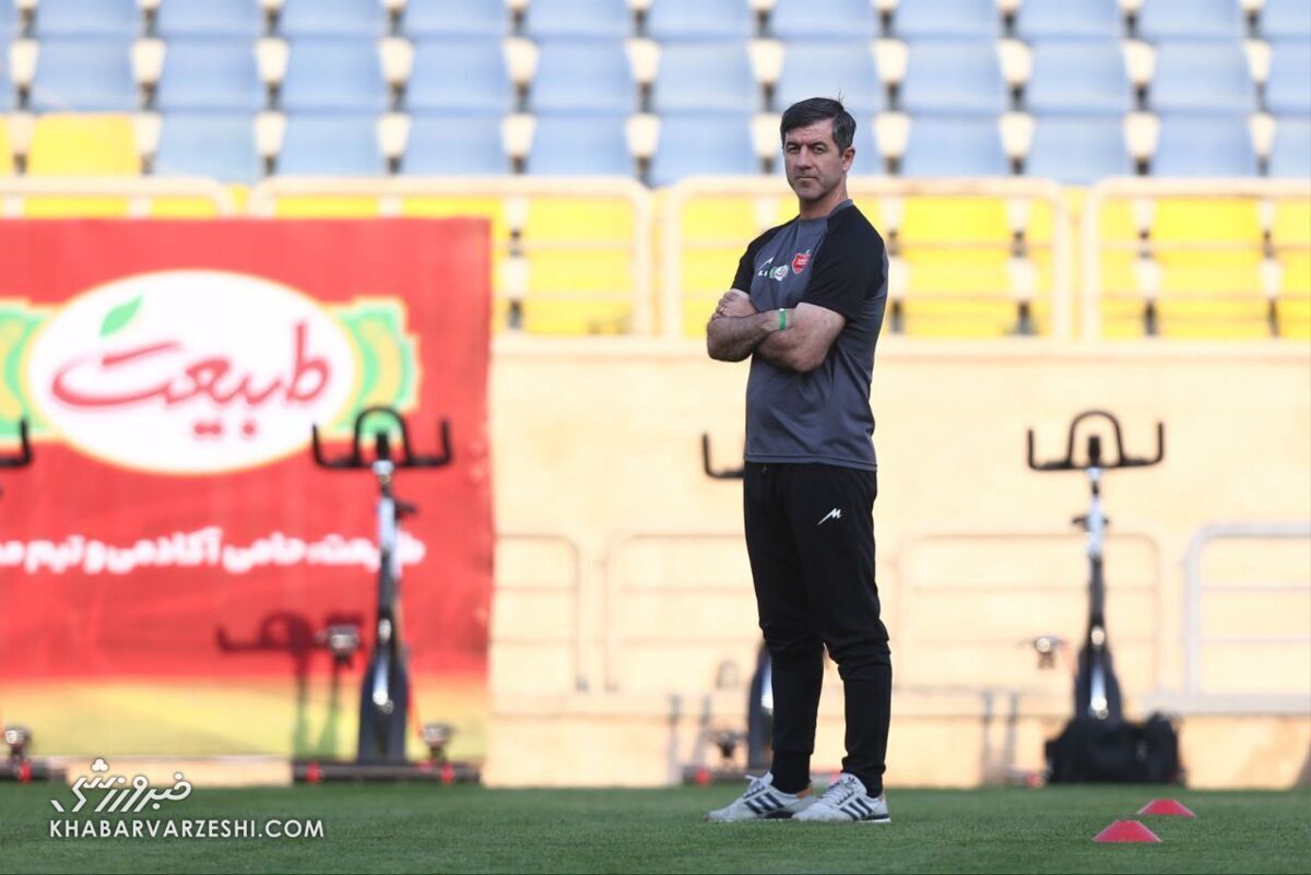 عکس/ اولین حضور کریم باقری در تمرینات پرسپولیس پس از بازگشت عکس/ اولین حضور کریم باقری در تمرینات پرسپولیس پس از بازگشت