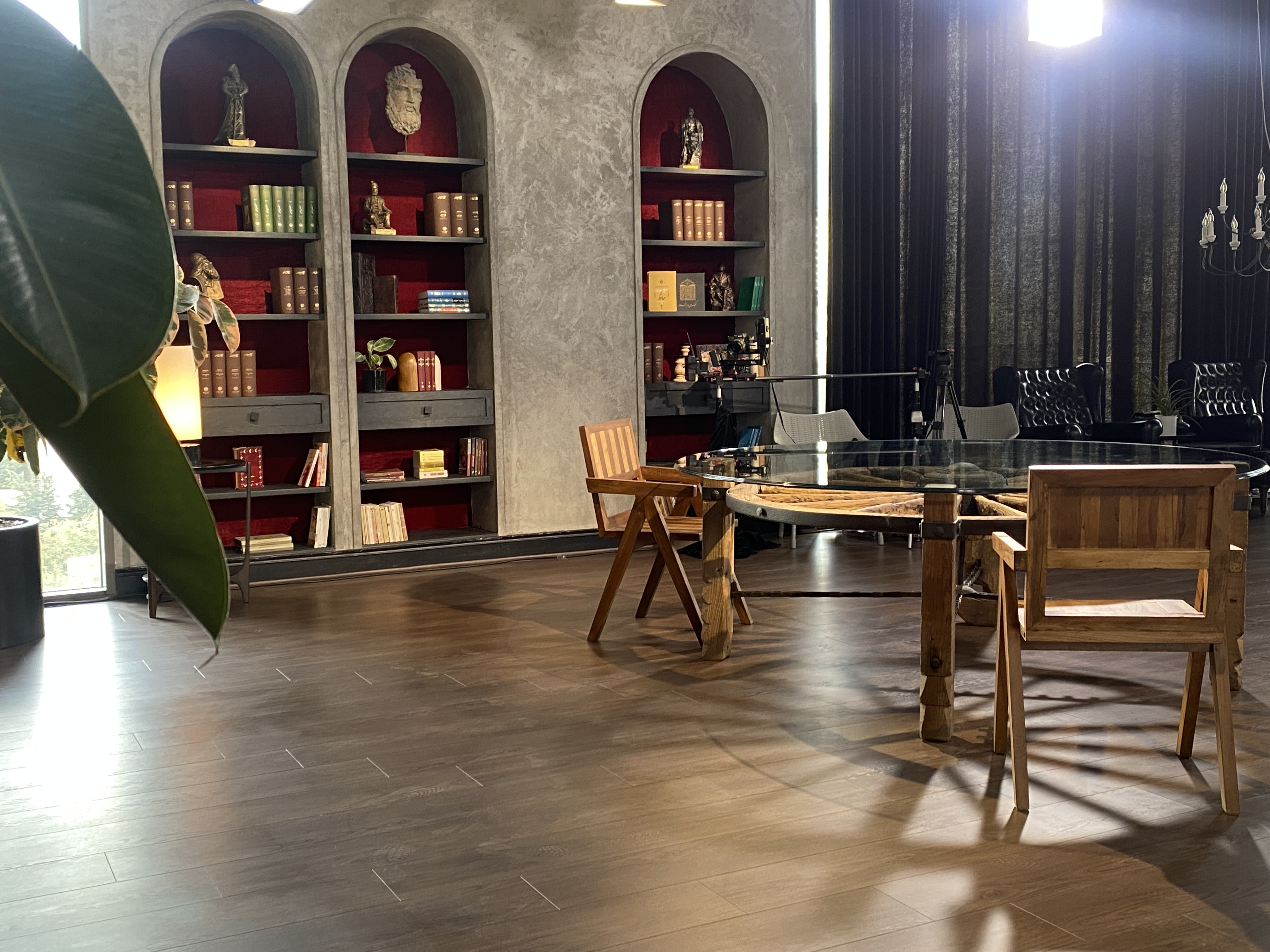 تصاویری از پشت صحنه «اکنون» سروش صحت