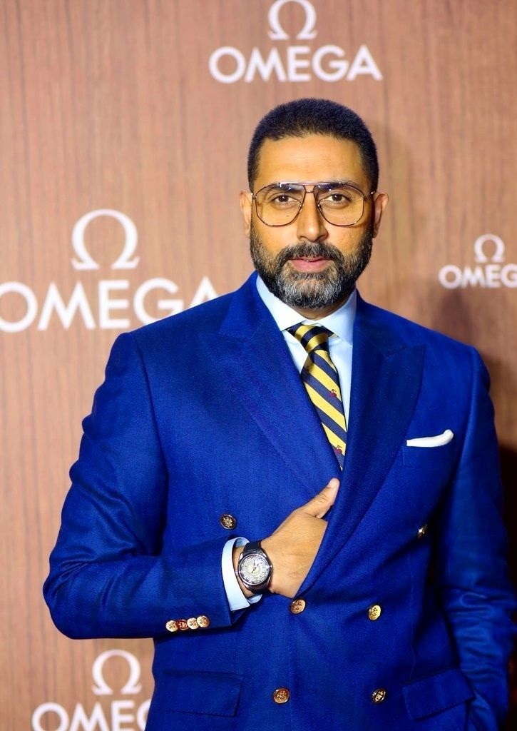 عکس/چهره «آبیشک» پسر مشهور آمیتا باچان در ۴۸ سالگی