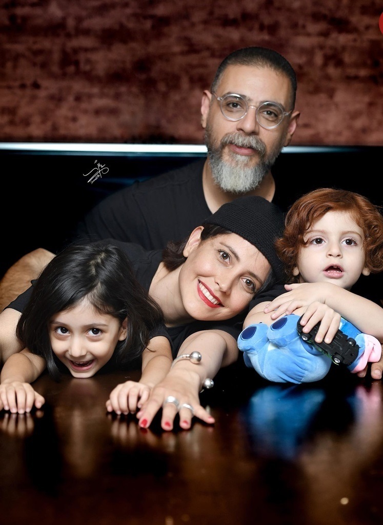 عکس‌ جذاب شبنم قربانی بازیگر نقش «طوبی» در کنار همسر و فرزندان اش