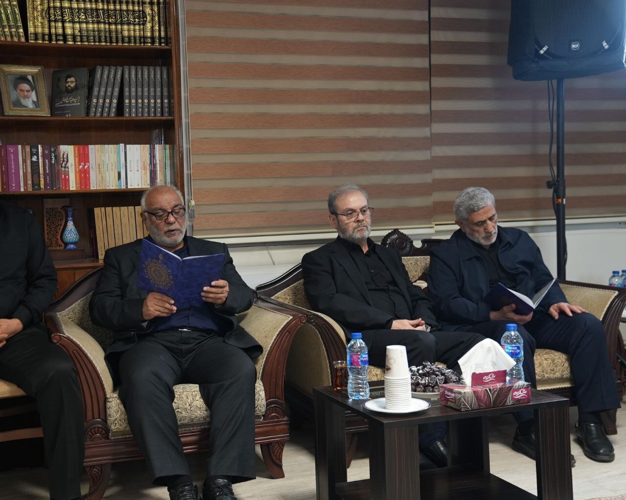 عکس/ حضور سردار قاآنی در دفتر حزبالله لبنان عکس/ حضور سردار قاآنی در دفتر حزبالله لبنان