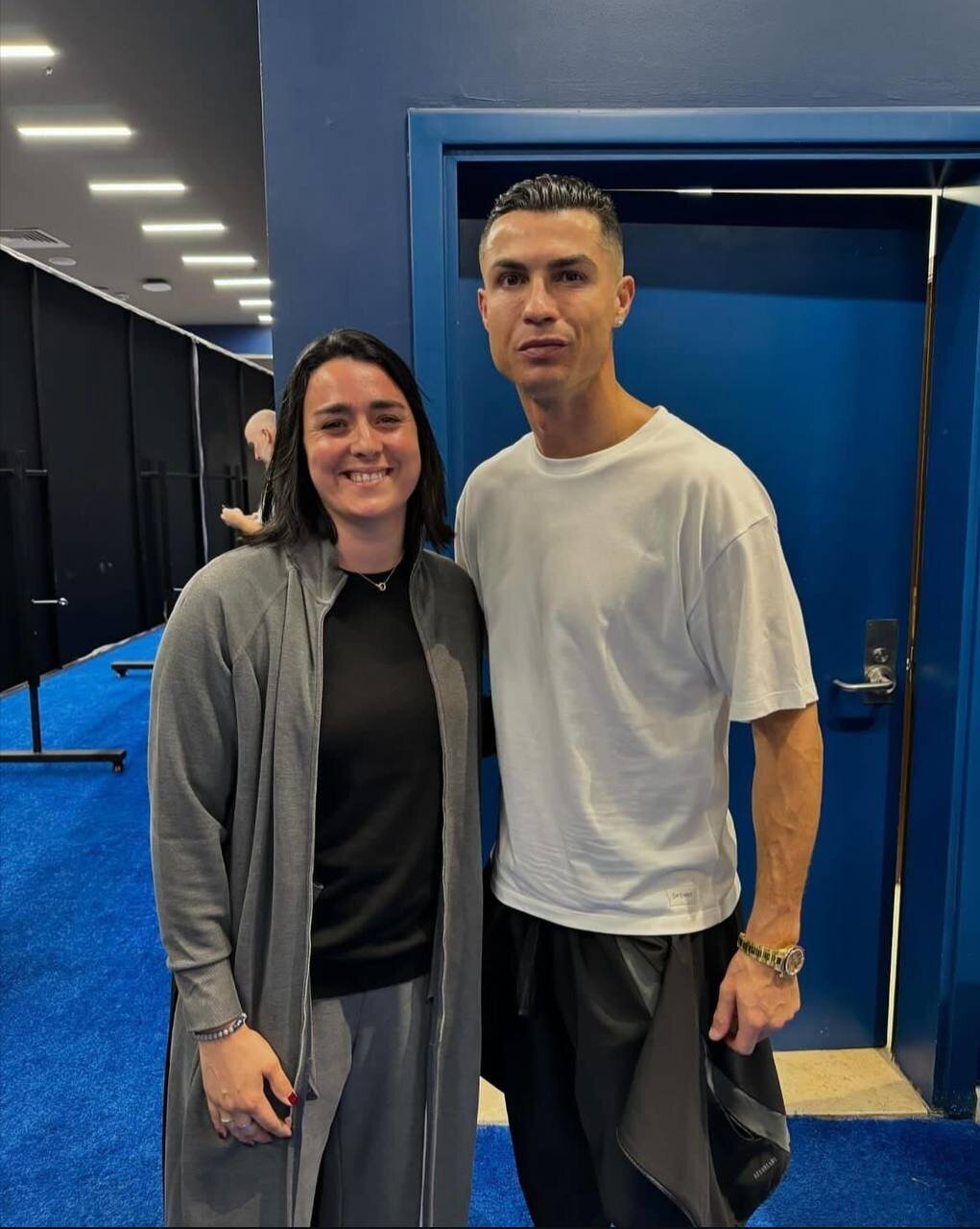 عکس/ مهمان ویژه رونالدو؛ یک زن تونسی در رختکن النصر عکس/ مهمان ویژه رونالدو؛ یک زن تونسی در رختکن النصر