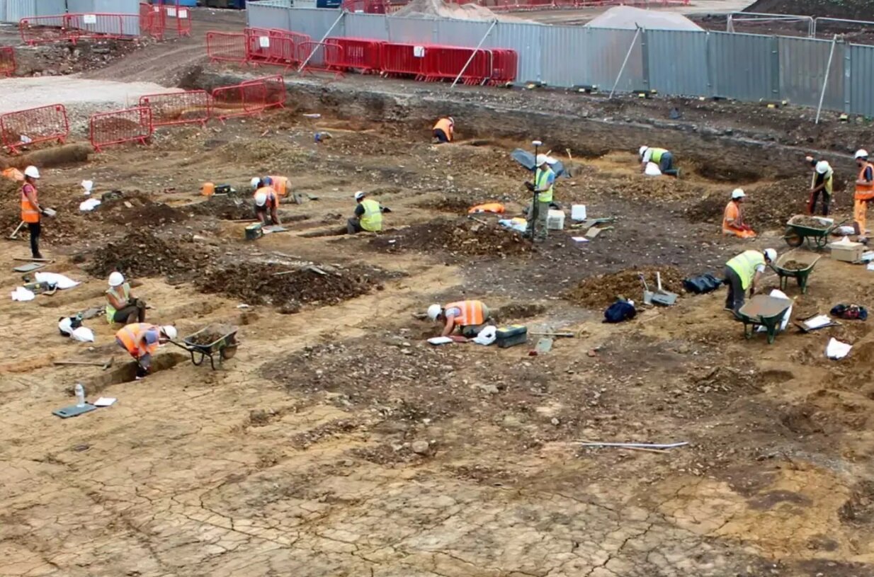 عکس/ کشف قبرستان تاریخی بزرگ عکس/ کشف قبرستان تاریخی بزرگ