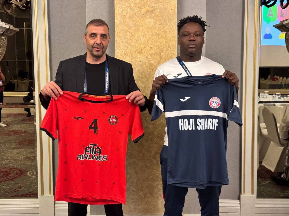 عکس/ رونمایی از پیراهن تراکتور مقابل روشن تاجیکستان