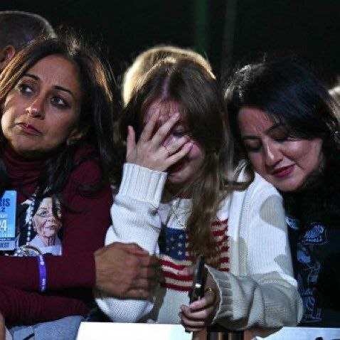 عکس / اشک‌های بی امان حامیان کامالا هریس