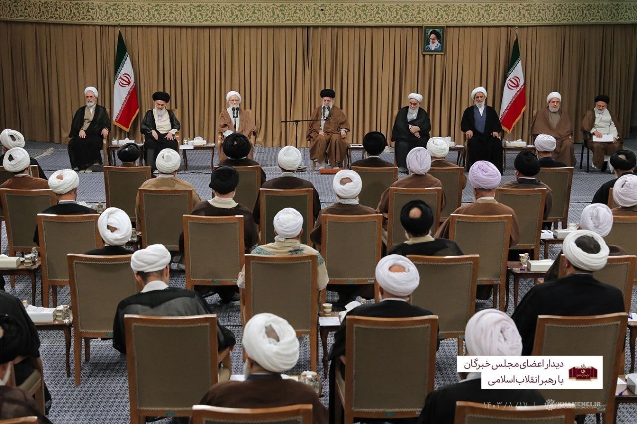 عکس/ دیدار نمایندگان مجلس خبرگان رهبری با رهبر انقلاب