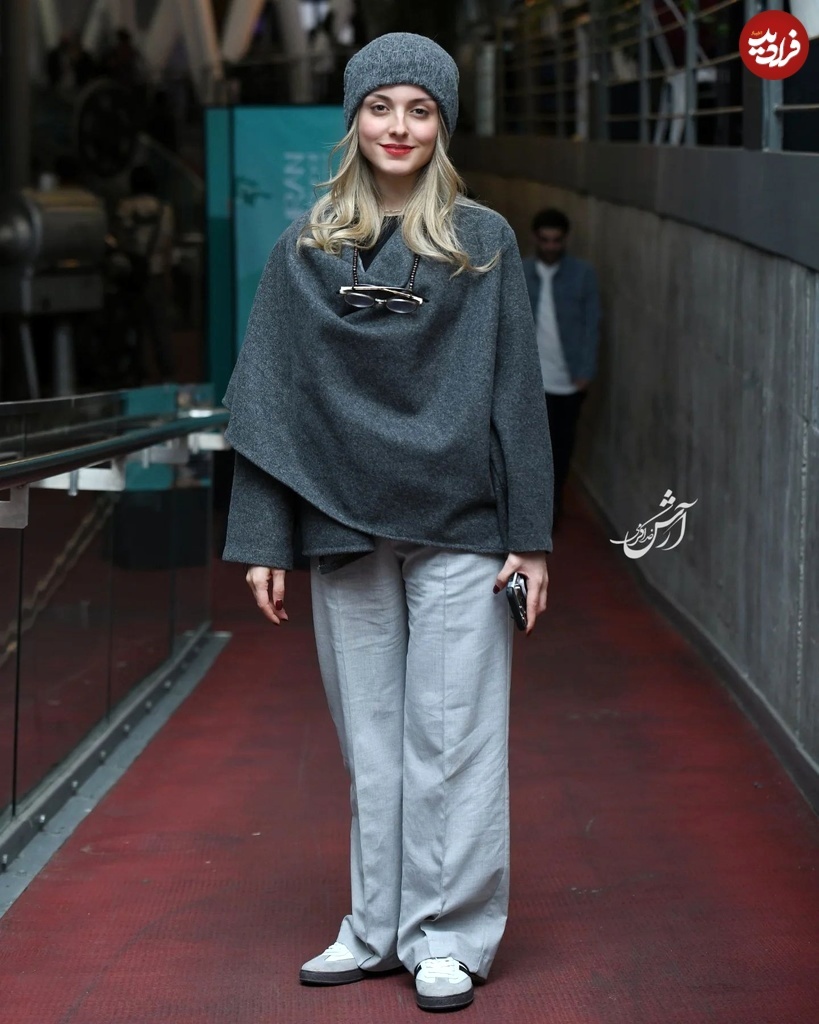 عکس/ پوشش متفاوت «فاطمه مسعودی فر» بر روی فرش قرمز در یک مراسم