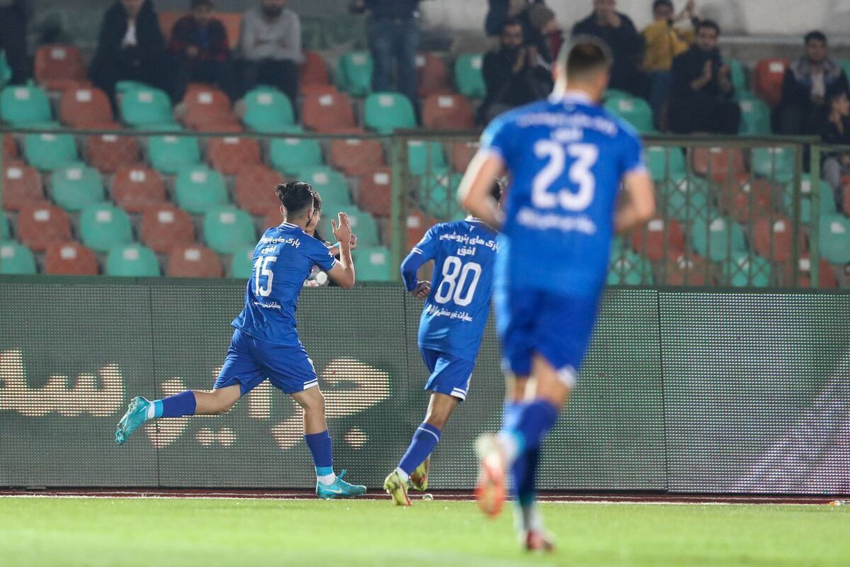 عکس/ شبی که وریا غفوری در قلعه حسن خان رویت شد! عکس/ شبی که وریا غفوری در قلعه حسن خان رویت شد!