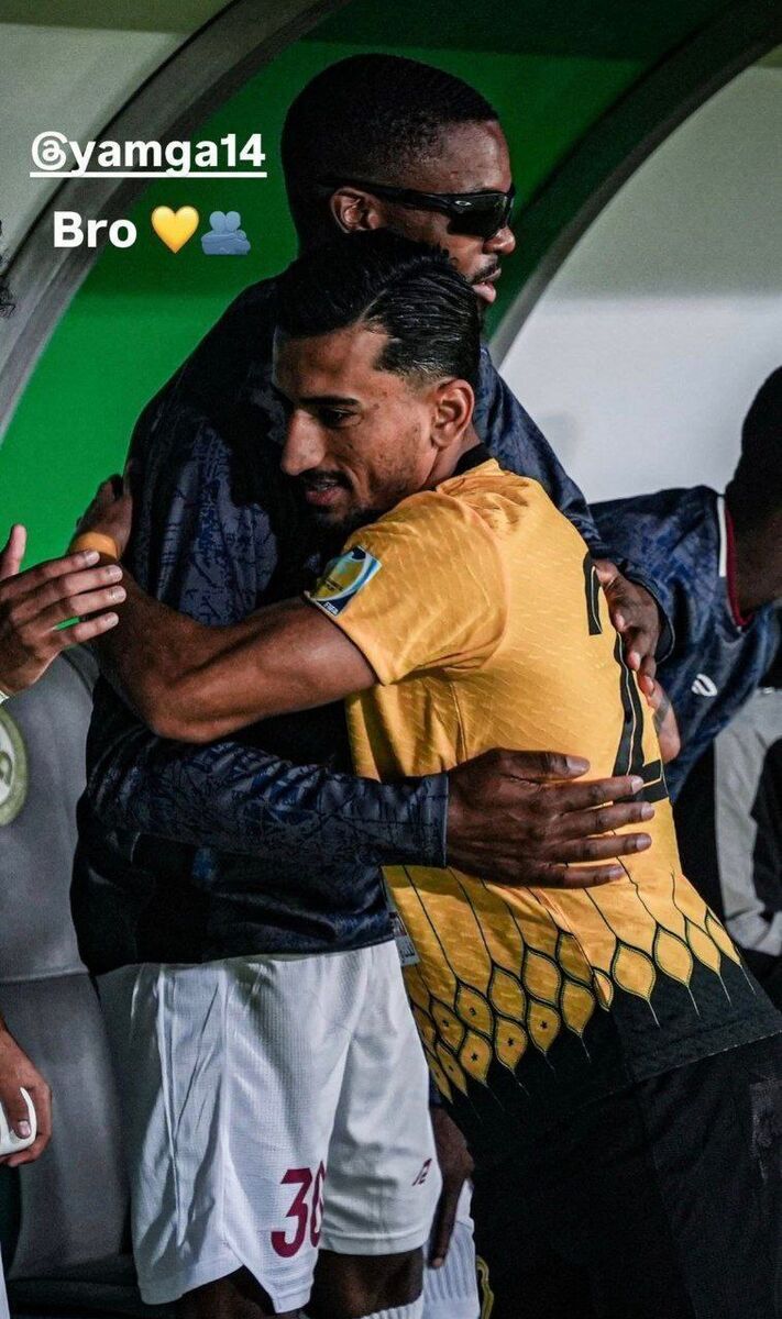 عکس/ دیدار صمیمانه دو استقلالی سابق در فولادشهر