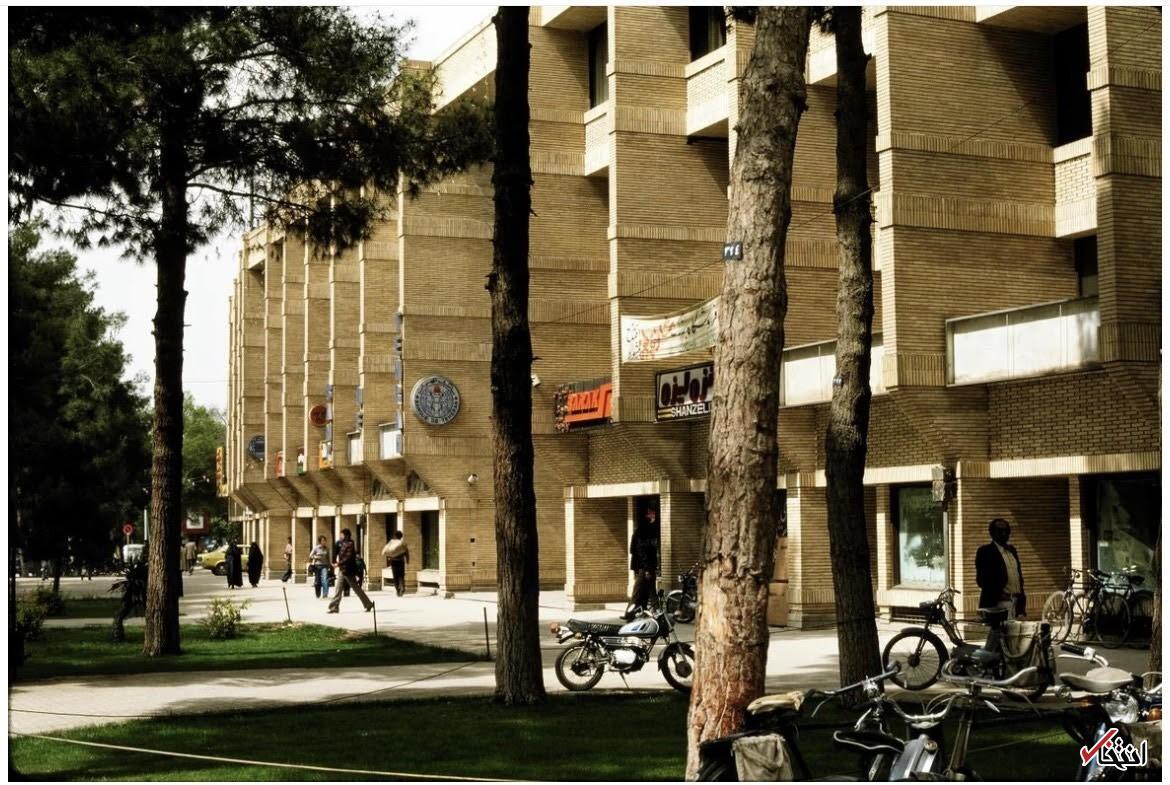 عکس/ پاساژ و میدان ۲۴ اسفند «انقلاب فعلی» در اصفهان سال ۱۳۵۵ عکس/ پاساژ و میدان ۲۴ اسفند «انقلاب فعلی» در اصفهان سال ۱۳۵۵