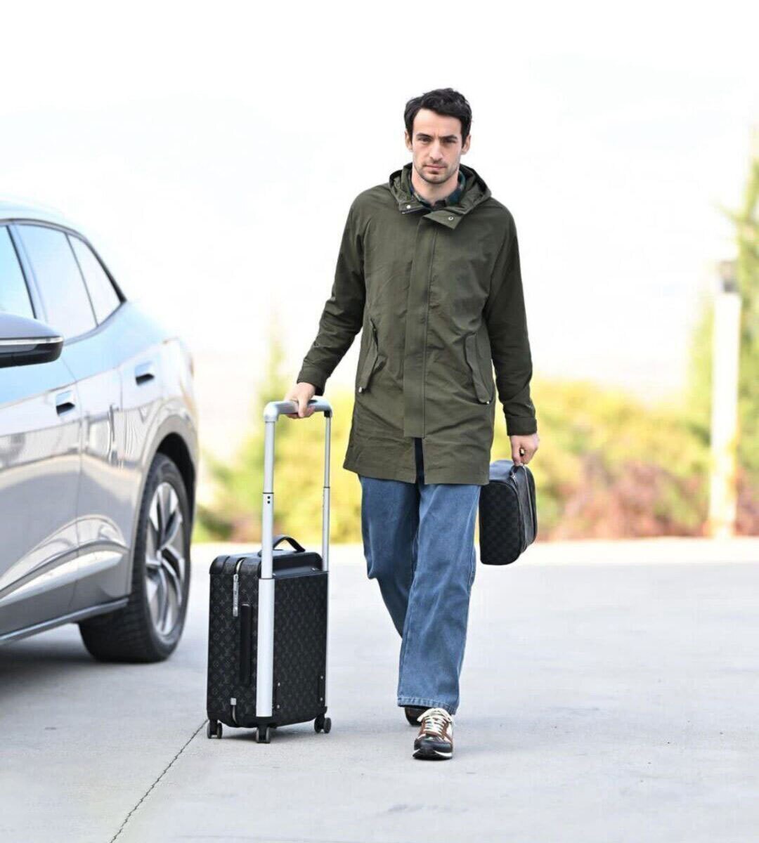 عکس/ استایل فشن گئورگی گولسیانی هنگام ورود به اردوی گرجستان