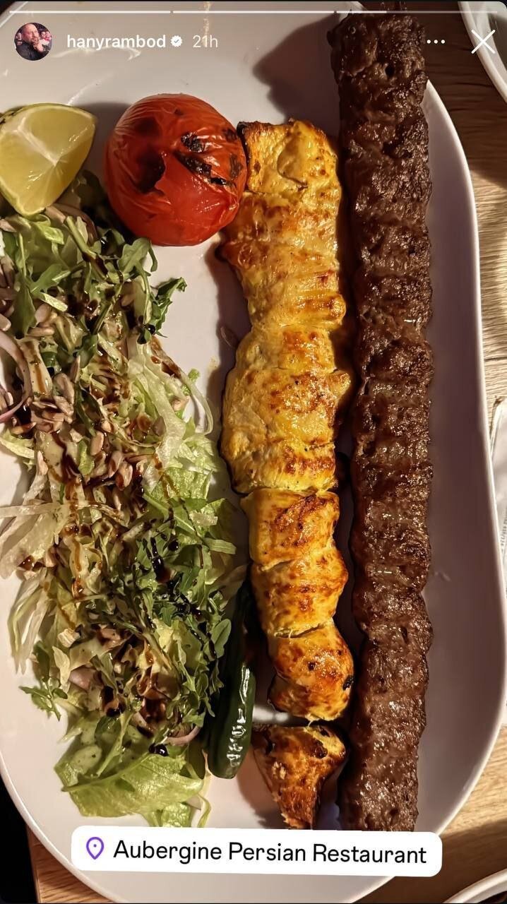 عکس/ علاقه ویژه مربی هادی چوپان به کباب ایرانی عکس/ علاقه ویژه مربی هادی چوپان به کباب ایرانی