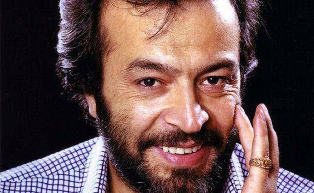 عکس/ ایرج قادری در نمایی از فیلم مرگ در باران؛ سال 1353