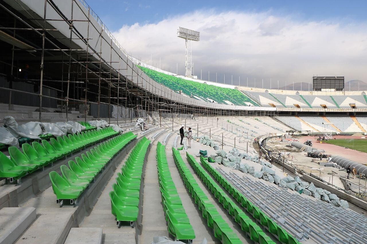 عکس/ نصب صندلیهای جدید در ضلع غربی ورزشگاه آزادی عکس/ نصب صندلیهای جدید در ضلع غربی ورزشگاه آزادی