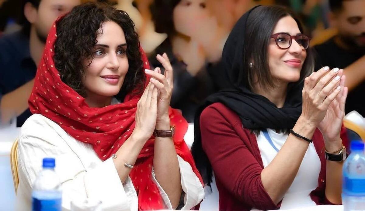 قاب یادگاری پارسا پیروزفر، سحر دولتشاهی و الناز شاکردوست