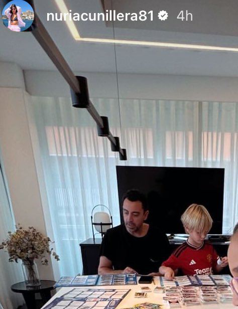 عکس/ فرزند ژاوی با پیراهن منچستریونایتد دیده شد