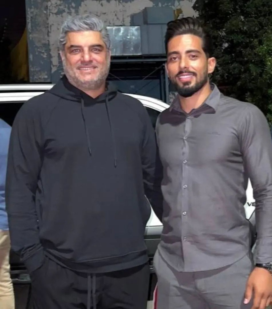 عکس/ «سام درخشانی» در «قهوه پدری» مهران مدیری