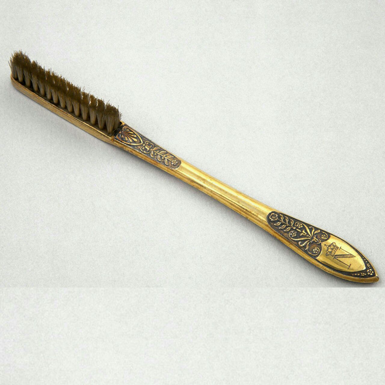 عکس/ مسواک خاص و گرانقیمت ناپلئون بناپارت عکس/ مسواک خاص و گرانقیمت ناپلئون بناپارت