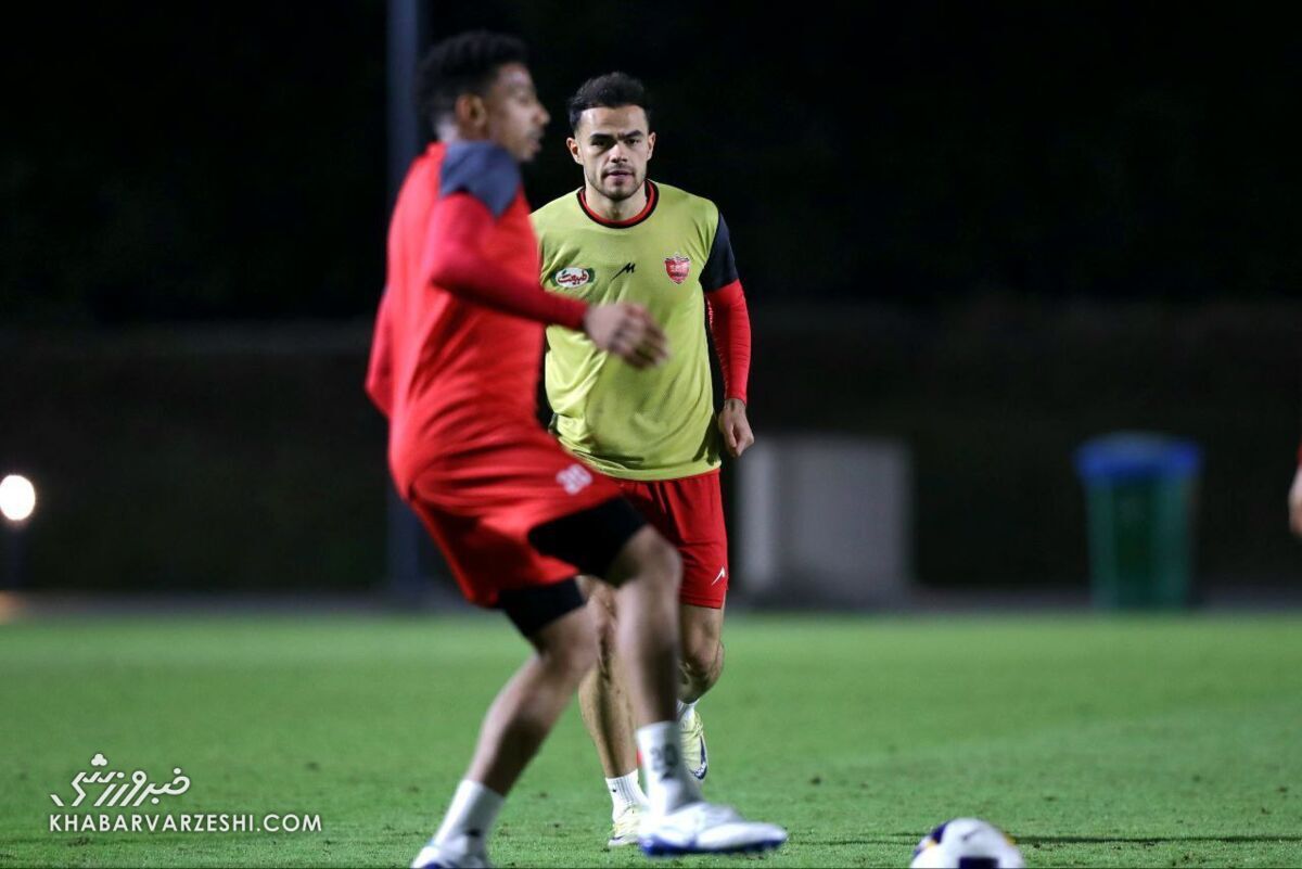 عکس/ پرسپولیس در هوای سرد دوحه سرخ شد؛ بازگشت ستاره محبوب گاریدو عکس/ پرسپولیس در هوای سرد دوحه سرخ شد؛ بازگشت ستاره محبوب گاریدو