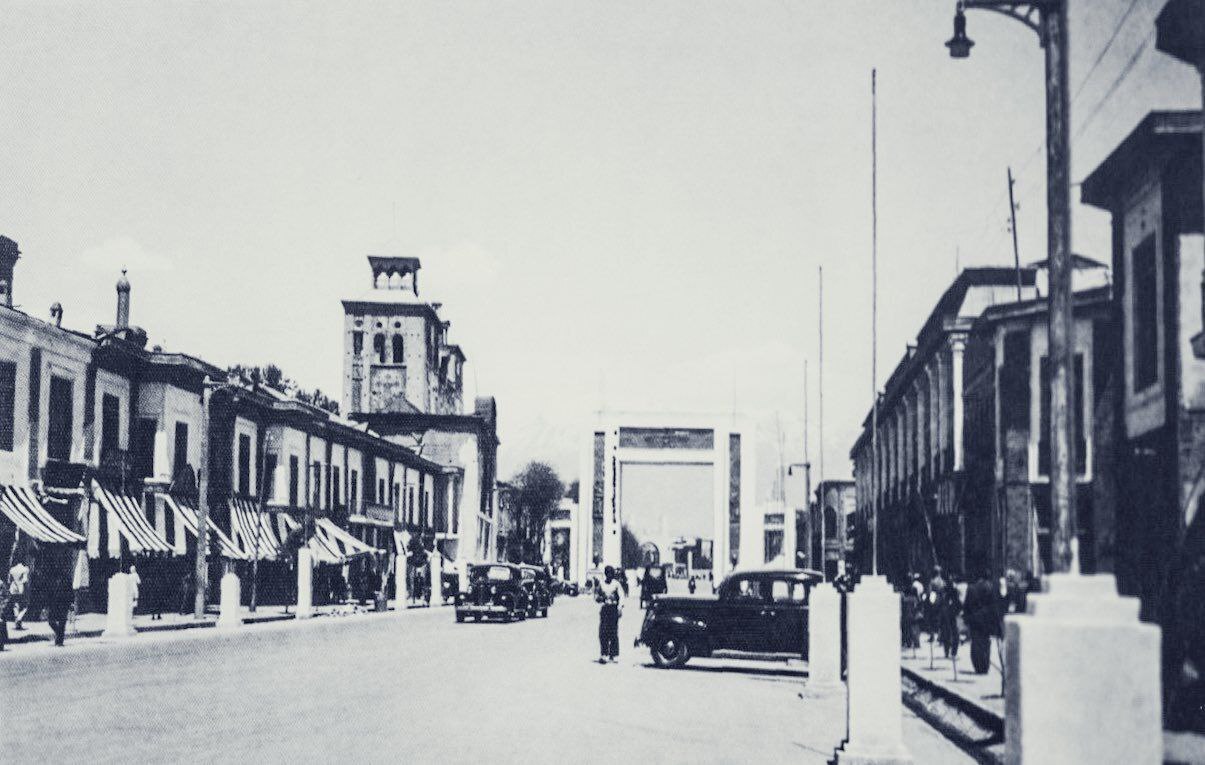 عکس/ دهه ١٣١٠ خورشیدی؛ خیابان ناصرخسرو (ناصریه) عکس/ دهه ١٣١٠ خورشیدی؛ خیابان ناصرخسرو (ناصریه)