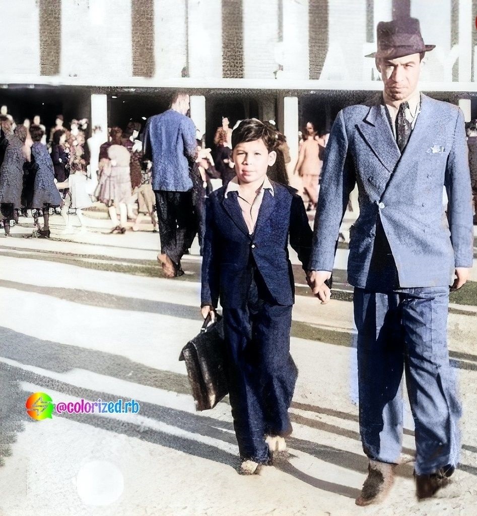 عکس/ «داوود رشیدی و پدرش» در شهر ازمیر ترکیه؛ سال ۱۳۲۲