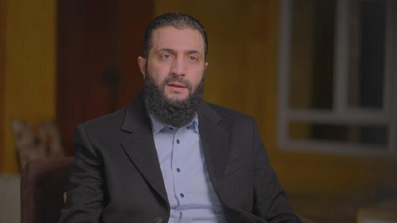 عکس/تیپ جدید الجولانی در اولین بیانیه تلویزیونی عکس/تیپ جدید الجولانی در اولین بیانیه تلویزیونی