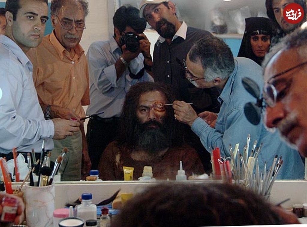 عکس/ «فریبرز عرب نیا و داوود میرباقری» در اتاق گریم سریال مختارنامه؛ سال ۸۳