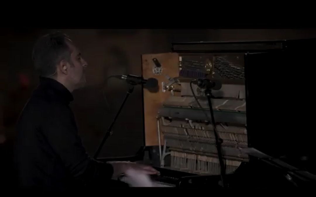 عکس/جنجال کنسرت بدون حجاب پرستو احمدی در ایران عکس/جنجال کنسرت بدون حجاب پرستو احمدی در ایران