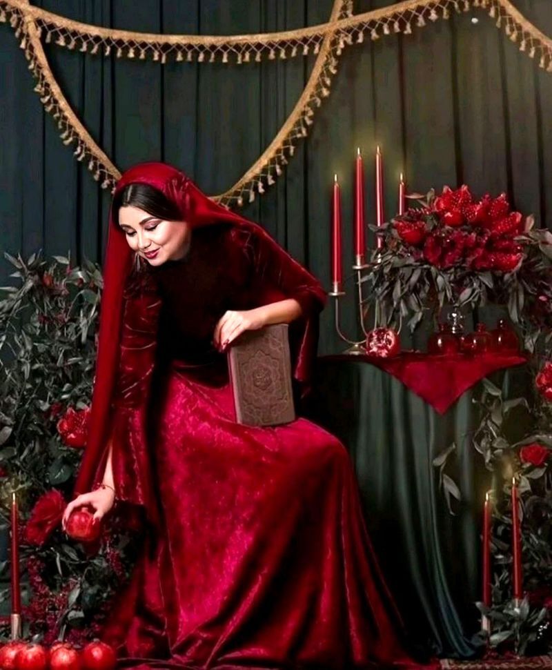 عکس/ بهنوش بختیاری با لباس یلدایی سوژه شد عکس/ بهنوش بختیاری با لباس یلدایی سوژه شد