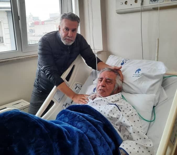 عکس/ سرمربی اسبق تیم ملی فوتبال ایران روی تخت بیمارستان عکس/ سرمربی اسبق تیم ملی فوتبال ایران روی تخت بیمارستان