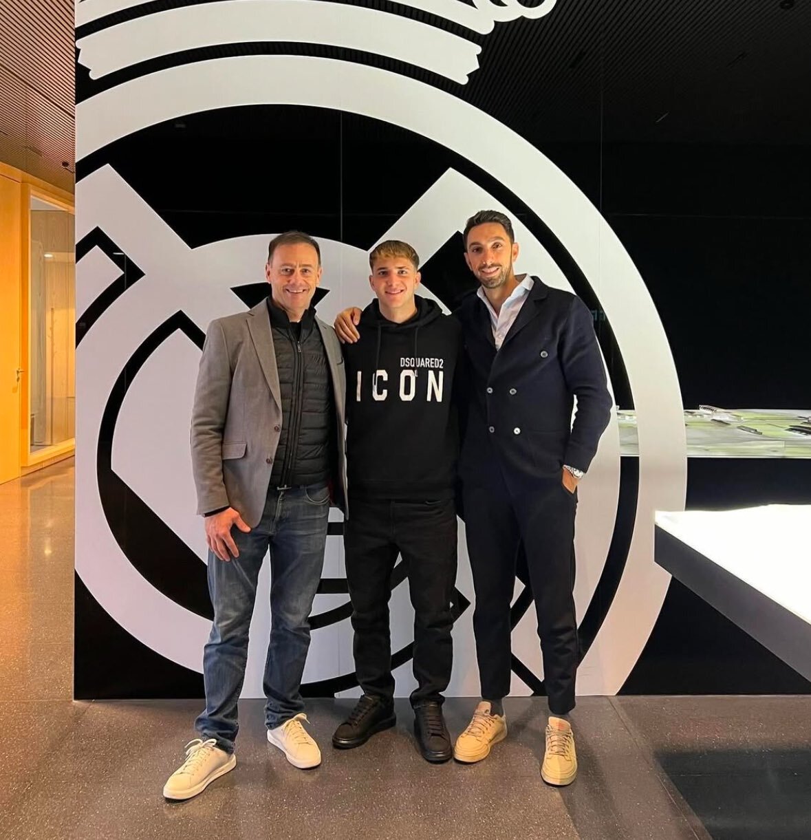 عکس/ تمدید قرارداد بلندمدت استعداد آکادمی رئال مادرید