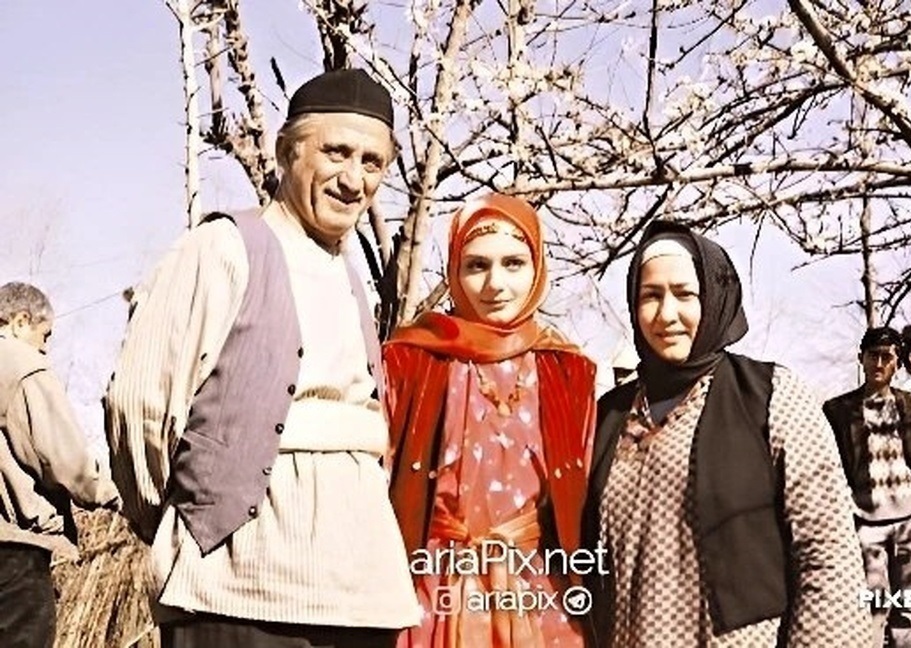 عکس/«خانم کوچیک» در پشت صحنه سریال «پس از باران»؛ سال ۱۳۷۹ عکس/«خانم کوچیک» در پشت صحنه سریال «پس از باران»؛ سال ۱۳۷۹