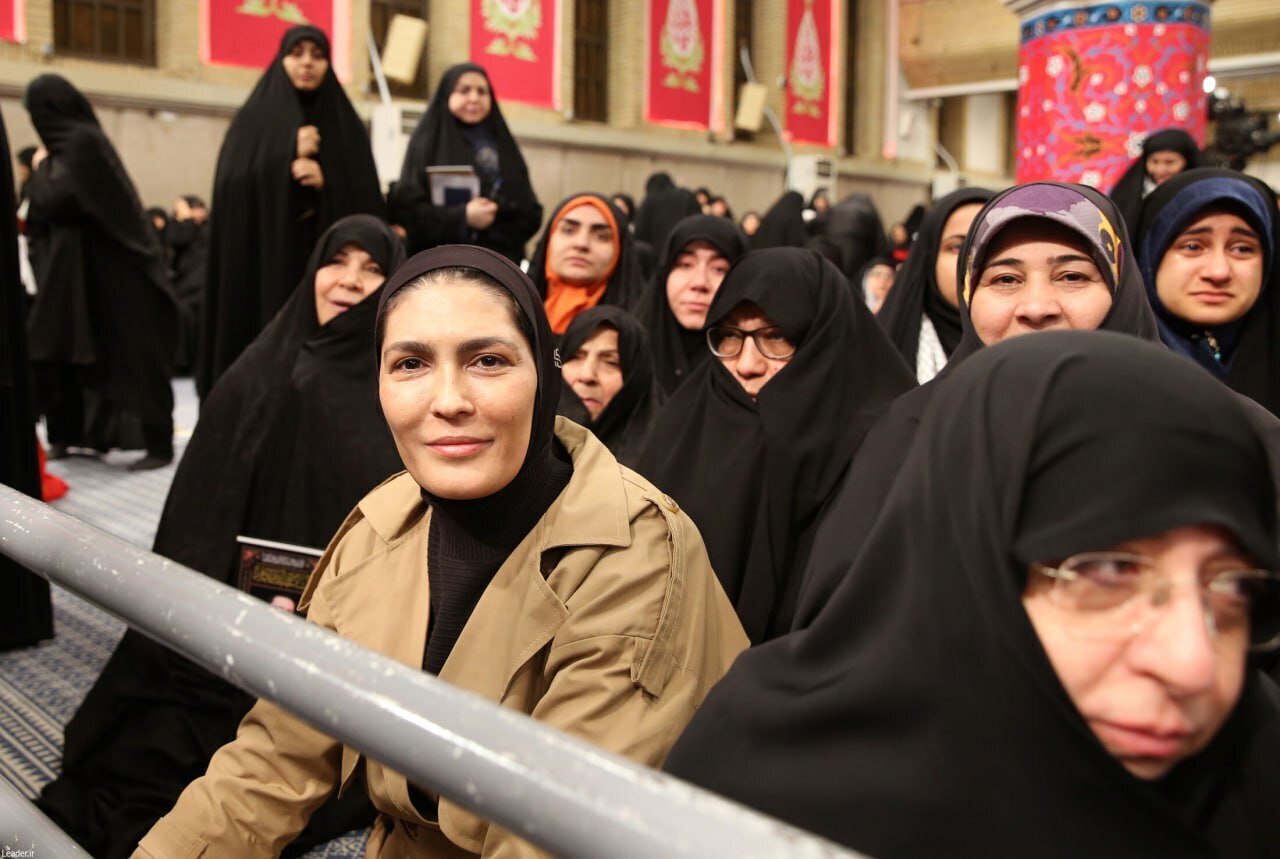 عکس/ الهه منصوریان به دیدار رهبر انقلاب رفت