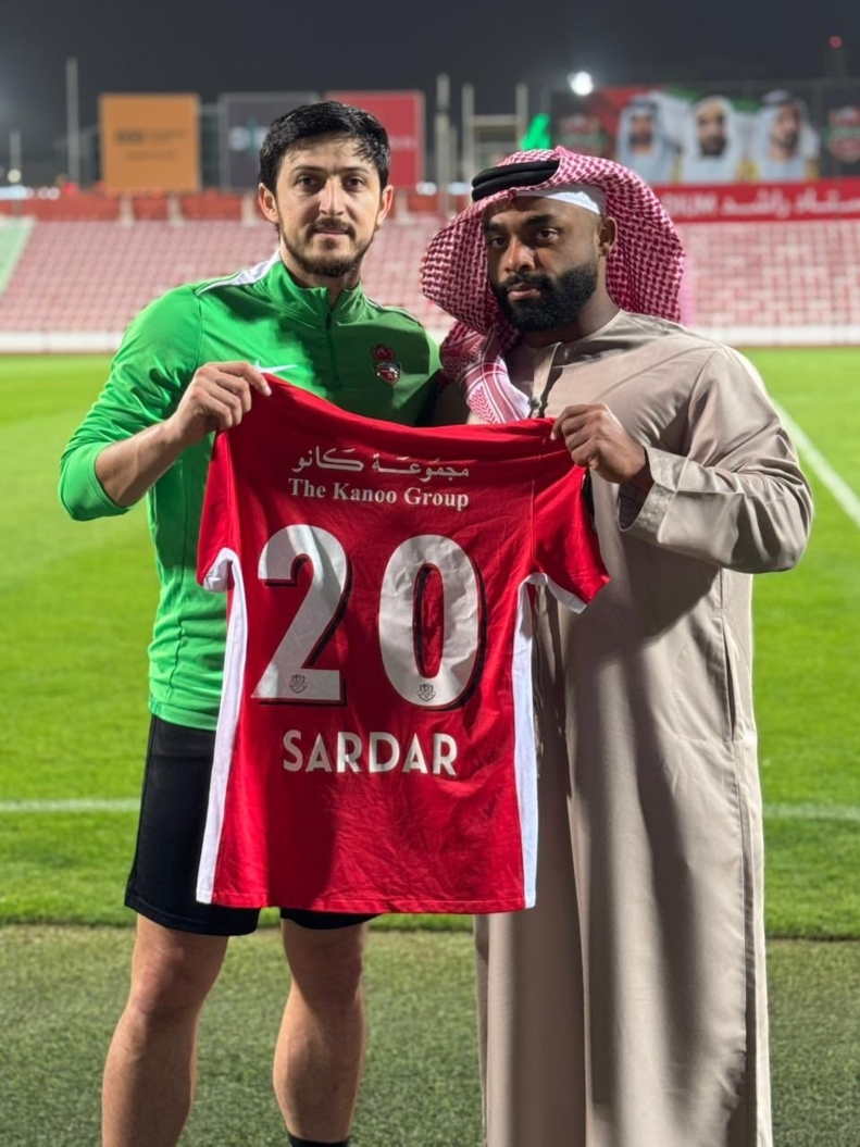 عکس/ لباس سردار آزمون تقدیم سلطان شد