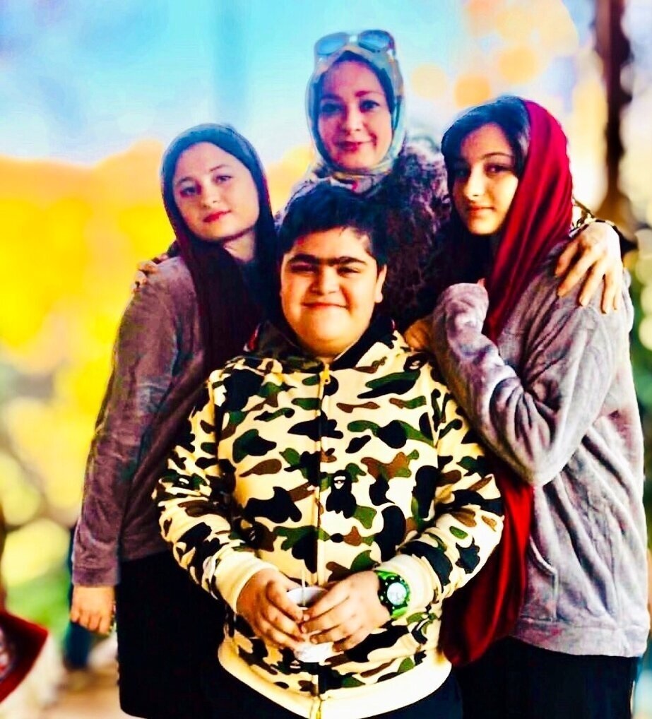 عکس/سارا و نیکا، بهروز و فهیمه در پشت صحنه سریال پایتخت