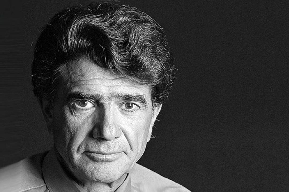 عکس/ محمدرضا شجریان در آغوش پدر؛ سال 1319