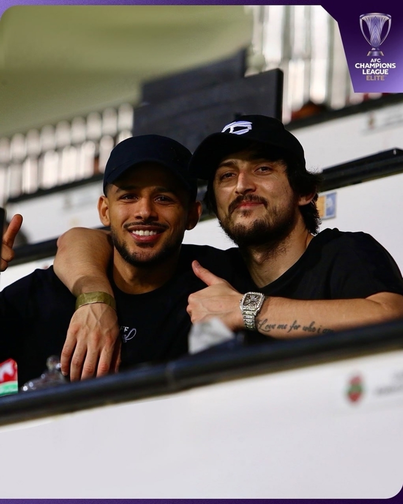 عکس/ سردار آزمون و مهدی قایدی تماشاگر بازی استقلال مقابل پاختاکور عکس/ سردار آزمون و مهدی قایدی تماشاگر بازی استقلال مقابل پاختاکور