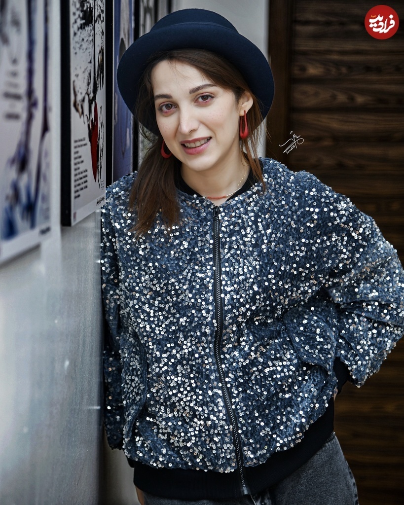 عکس/ پوشش متفاوت روشنک گرامی؛ «ترنج» سریال گمشدگان در یک مکان هنری