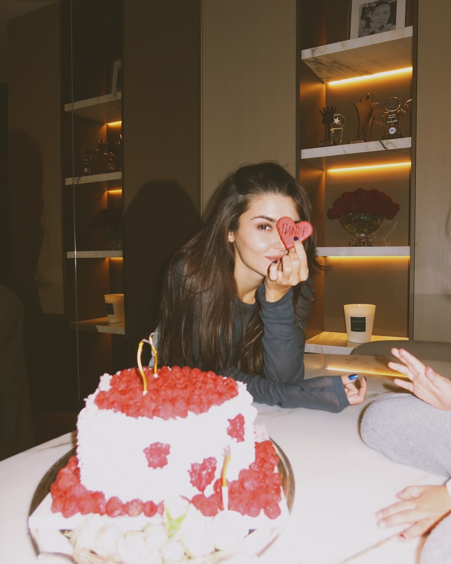 عکس/ جشن تولد لاکچری هانده ارچل بازیگر محبوب مطرح ترک