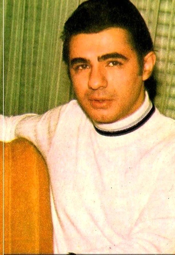 عکس/تیپ زمستانی «عارف» در دهه ۵۰؛ لاله و لادن در کودکی