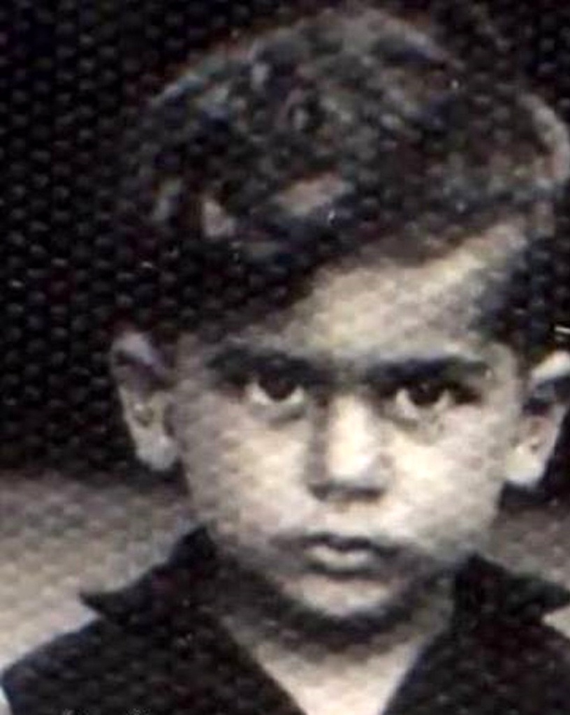 عکس/کودکی «فریدون فرخزاد» در ۳ سالگی؛ سال ۱۳۲۰