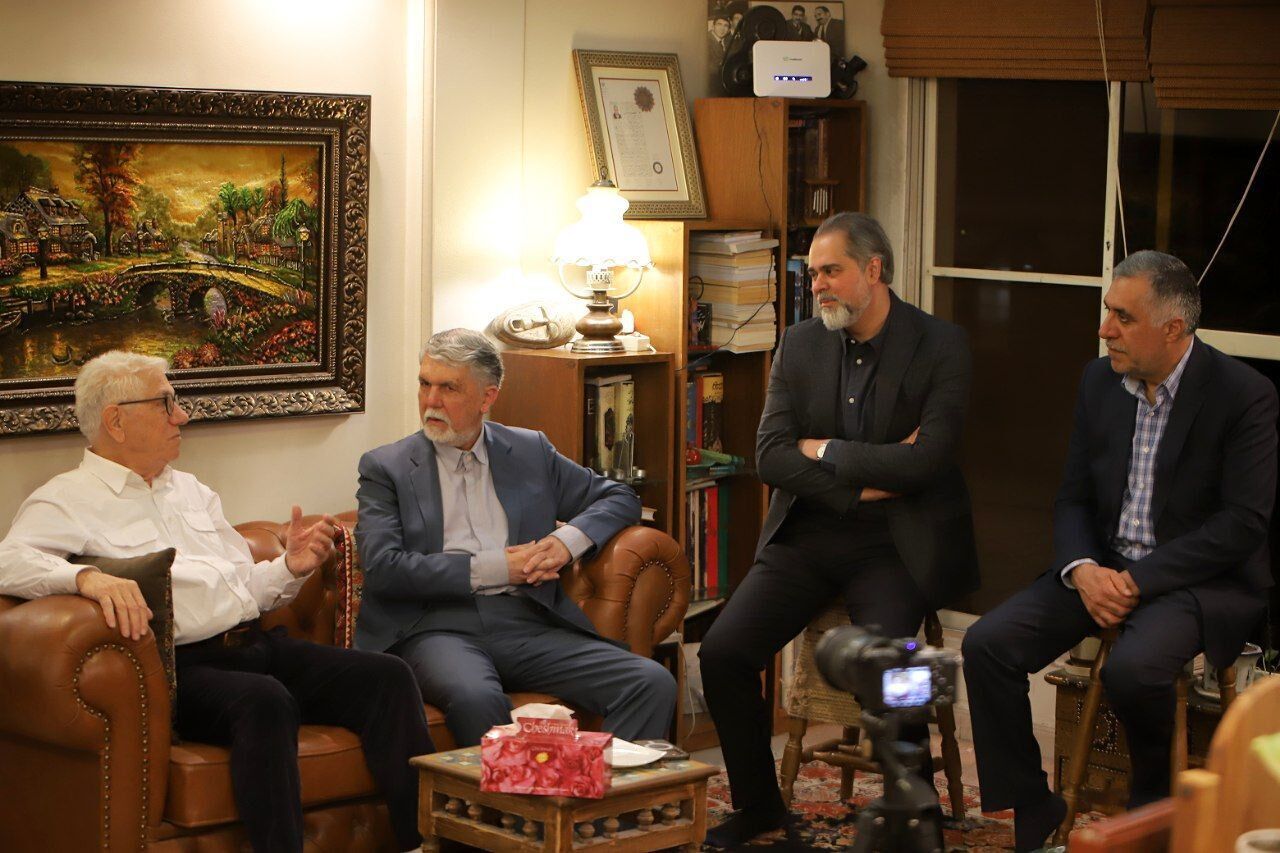 دیدار نوروزی وزیر فرهنگ با علیرضا زریندست + عکس دیدار نوروزی وزیر فرهنگ با علیرضا زریندست + عکس