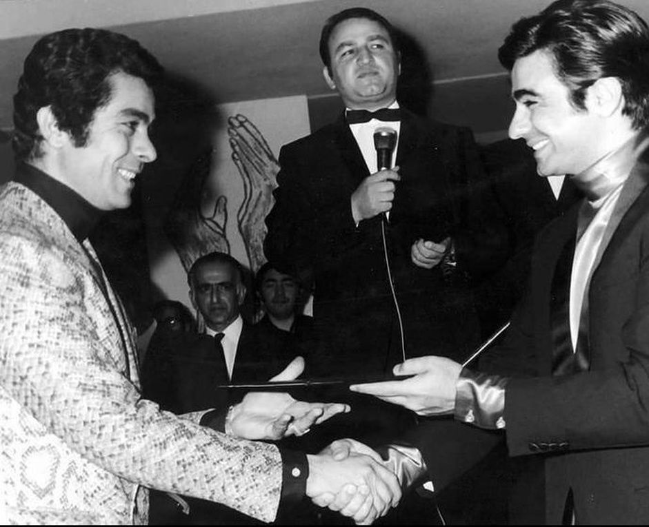 عکس/ «عارف و بهروز وثوقی» در یک مراسم در سال ۴۹