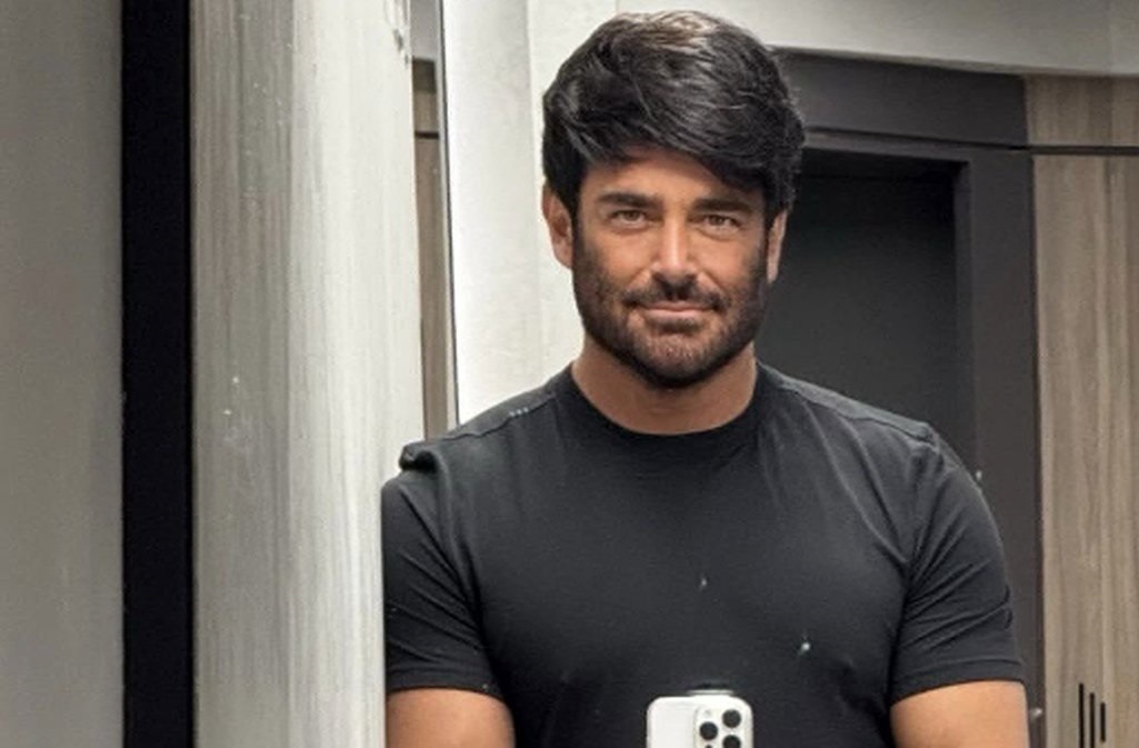 عکس قدیمی محمدرضا گلزار در گروه آریان