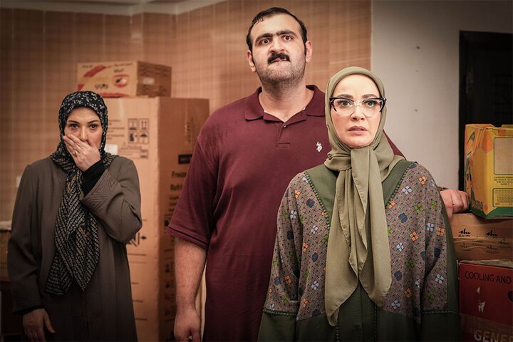 عکس یادگاری بازیگران سریال پایتخت در پشت‌صحنه