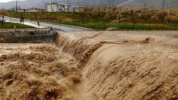 هواشناسی گیلان؛ کاهش شدید دما و احتمال سیلاب در راه است هواشناسی گیلان؛ کاهش شدید دما و احتمال سیلاب در راه است