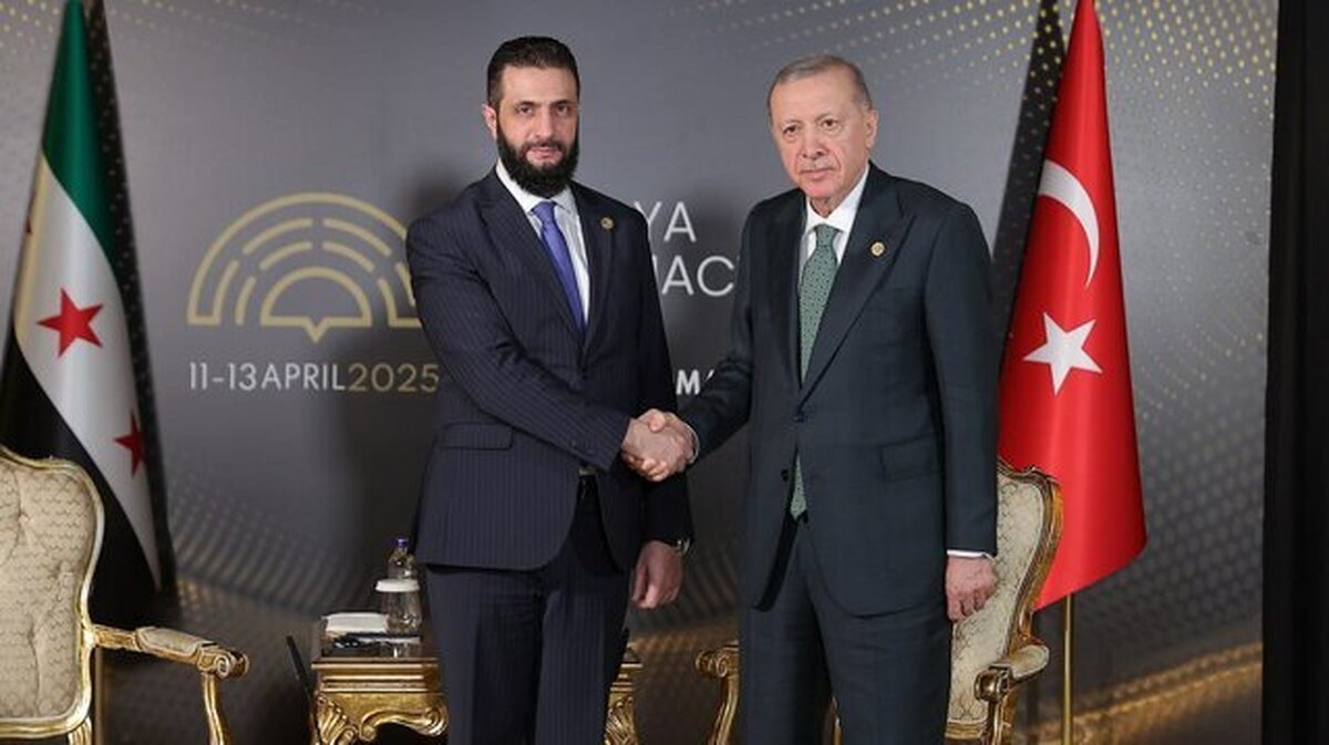 دیدار اردوغان با الجولانی و وزیر خارجه قطر در حاشیه مجمع دیپلماسی آنتالیا