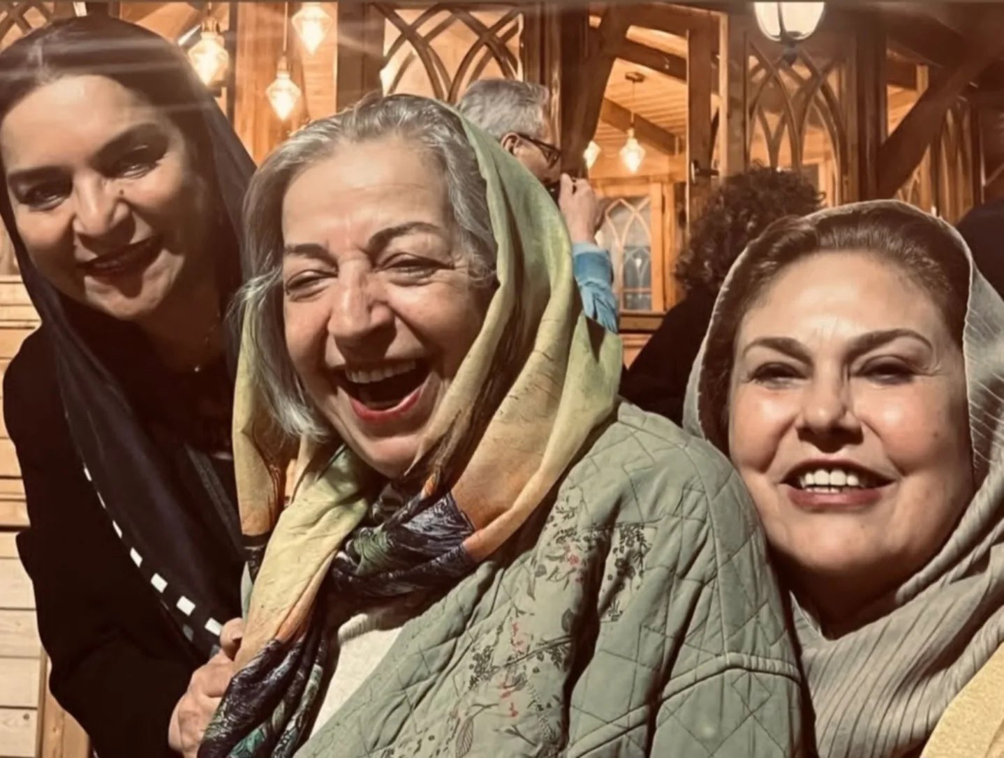 عکس/دورهمی مهرانه مهین ترابی و مرضیه برومند در باغ فردوس